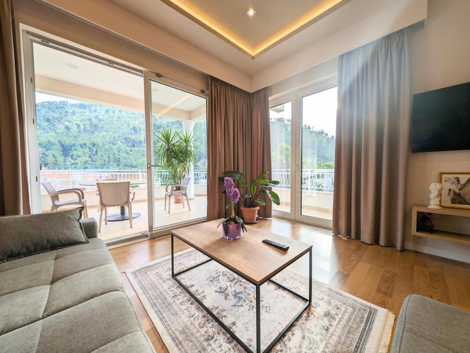 Villa With Garden And Veranda Berat Extérieur photo